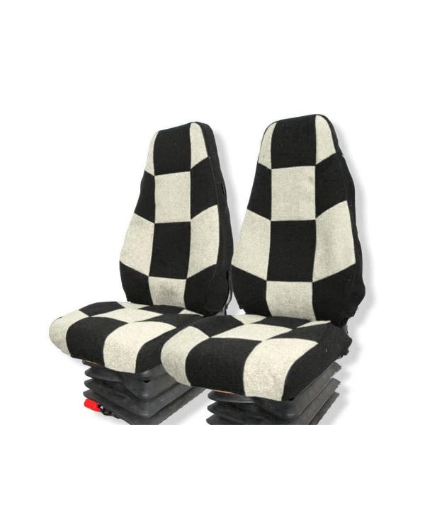 Чехлы VOLVO FH Шахмат астра белый